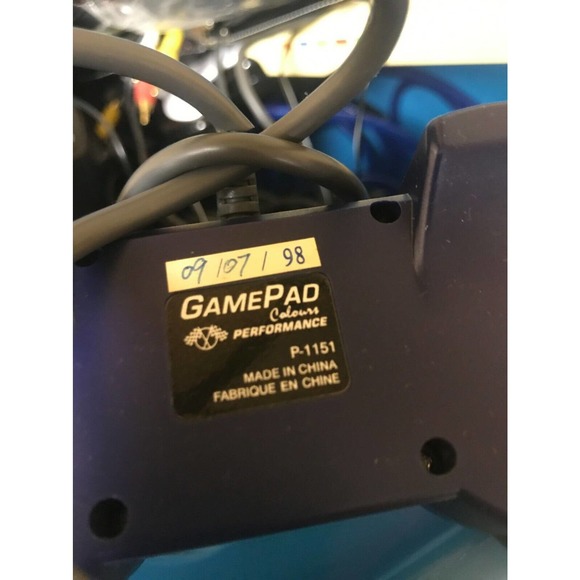 2 Performance Gamepad Controllers, Red/Blue, PS1 (PS One) P-1151/2 | Untested - Picture 4 of 4